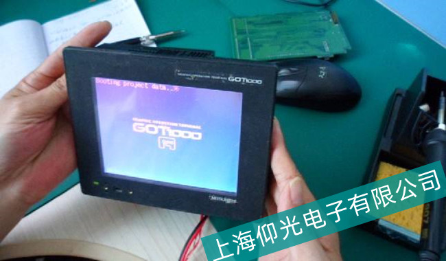 湖北歐姆龍NS10-TV00-V1觸摸屏觸摸不靈故障維修